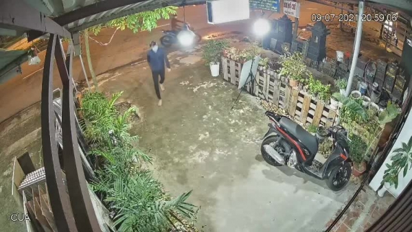 Kẻ gian bẻ khóa xe SH trong 5 giây