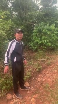 Ông Bùi Đức Vân phản ánh việc giáp ranh đất của 3 hộ: Ông Họa, ông Vân và ông Hân, là đất đang do doanh nhân người Đài Loan quản lí, sử dụng072527