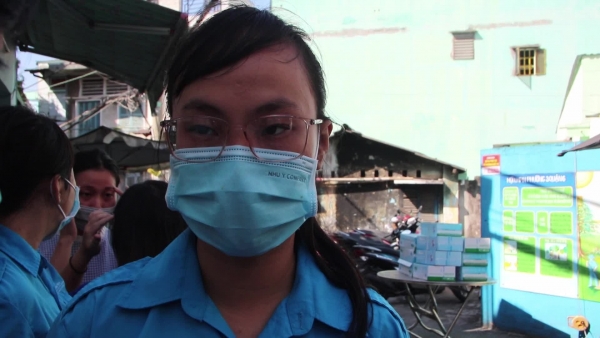 Cận cảnh người dân trong khu vực phong toả tại quận 6, TP Hồ Chí Minh